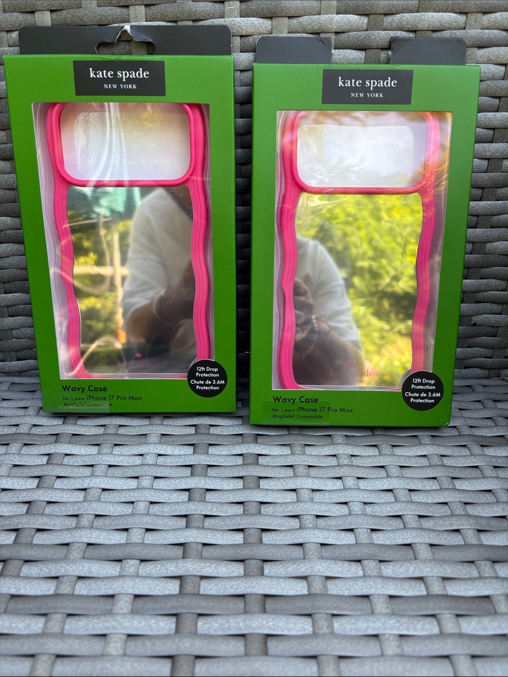 Kate Spade Wavy Hot Pink iPhone 17 Max Pro Phone Case
